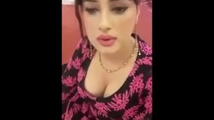 Very Hot and Beautiful Pakistani Girl Exposing Boobs