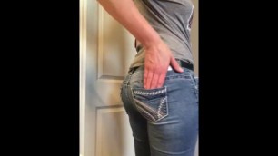 Firm MILF Ass in Tight Jeans ;)