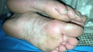 Amateur Milf, Dirty Feet, huge Cumshot